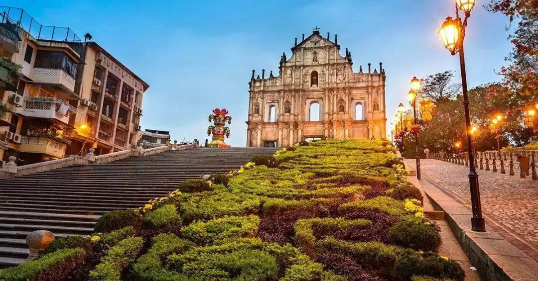 澳门，梦想之港，自信之源的璀璨之城